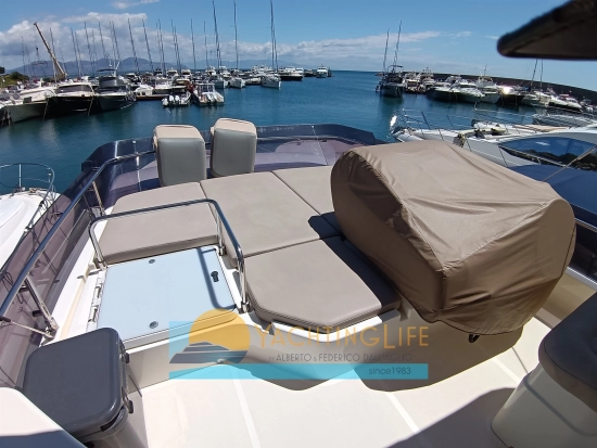 Ferretti 560 usado à venda