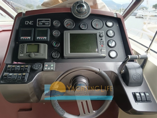 Baia ONE 43 FORCE usado à venda