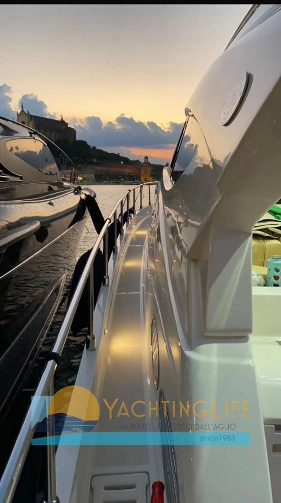 Cayman Yachts 48 WA usado à venda
