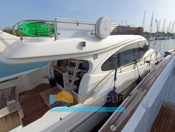 Ferretti 500 usado à venda