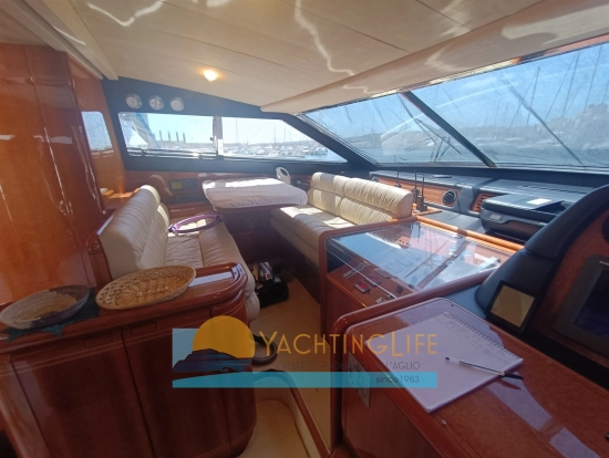Ferretti 810 usado à venda