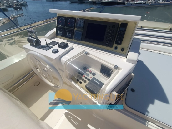 Ferretti 810 usado à venda