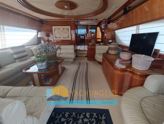 Ferretti 810 usado à venda