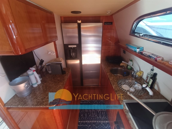 Ferretti 810 usado à venda