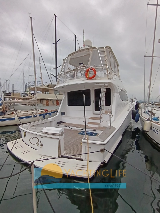 Hatteras Yachts 64 Convertible usata in vendita