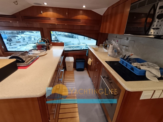 Hatteras Yachts 64 Convertible usata in vendita
