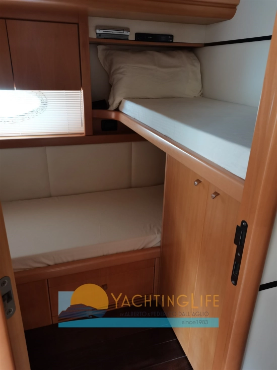 Pershing 76 usado à venda