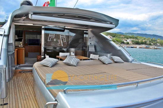 Pershing 76 usado à venda