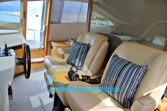 Pershing 76 usado à venda