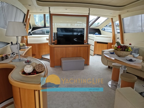 Pershing 76 usado à venda