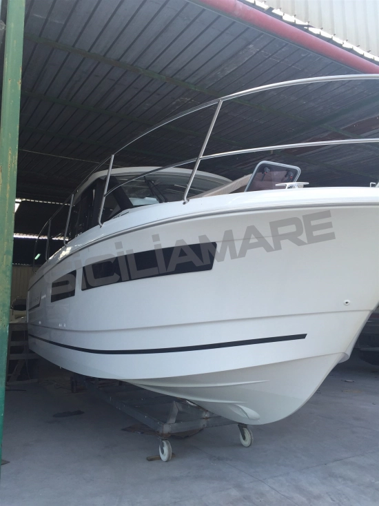 Jeanneau Merry Fisher 855 usado à venda