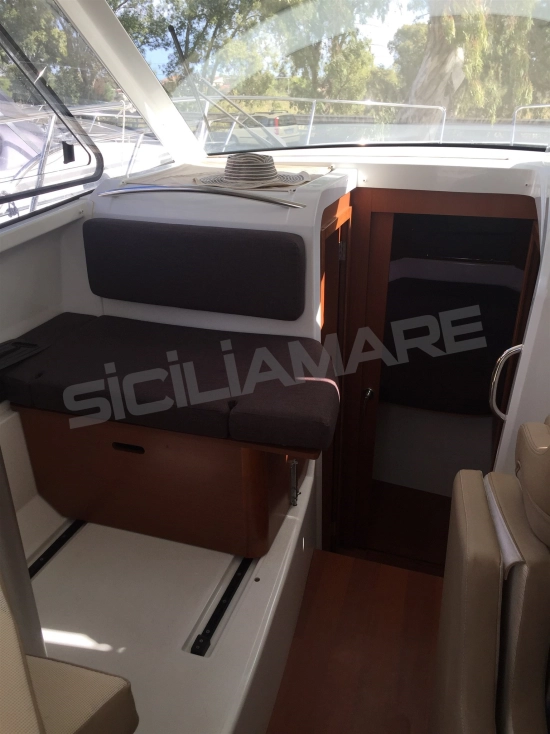 Jeanneau Merry Fisher 855 usado à venda