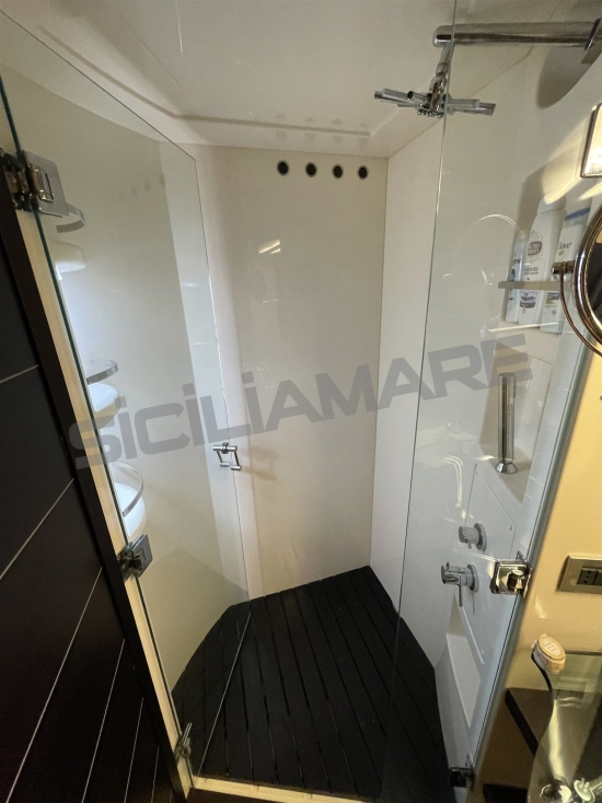 Azimut 68S usado à venda