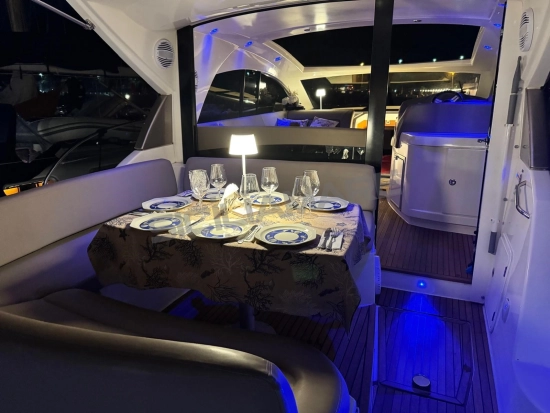 Prestige 440 S usado à venda