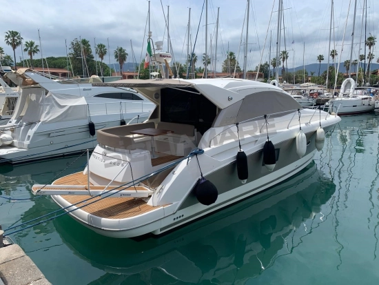 Prestige 440 S usado à venda
