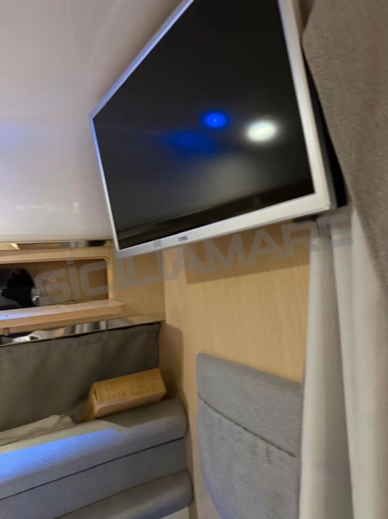 Saver 750 Cabin usado à venda