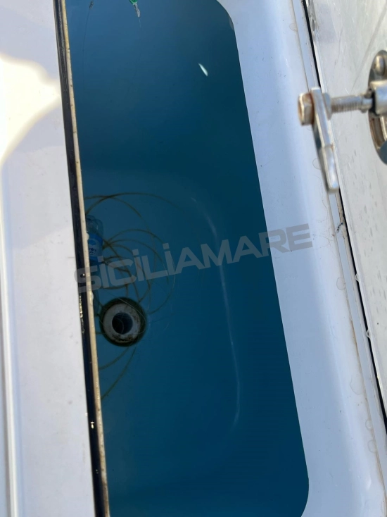 Century boats 2400 CC usata in vendita