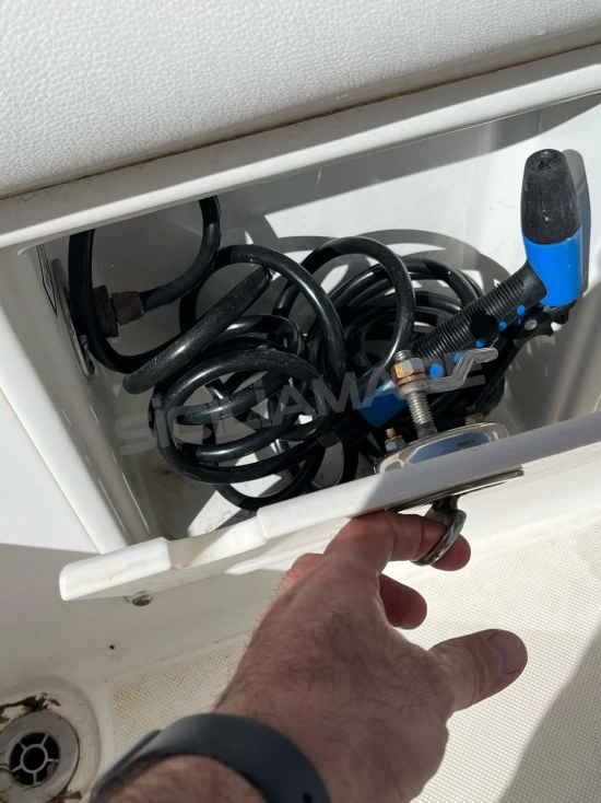 Century boats 2400 CC usata in vendita