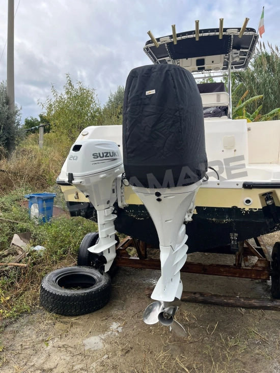 Century boats 2400 CC usata in vendita