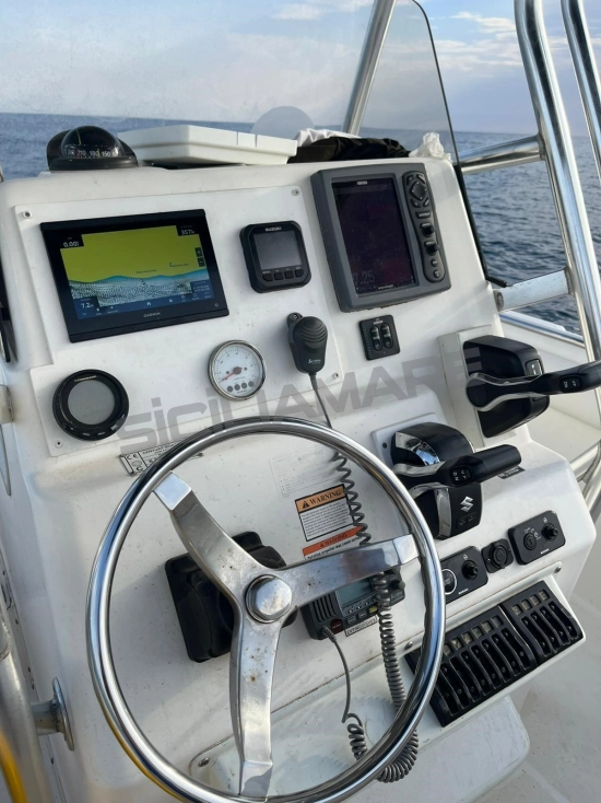 Century boats 2400 CC usata in vendita