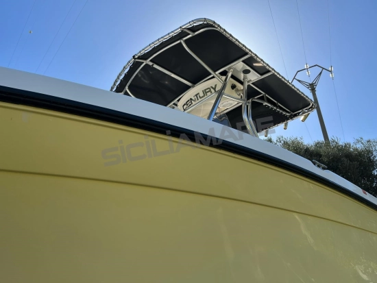 Century boats 2400 CC usata in vendita