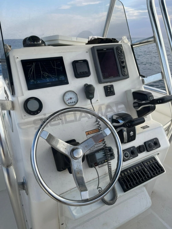 Century boats 2400 CC usata in vendita