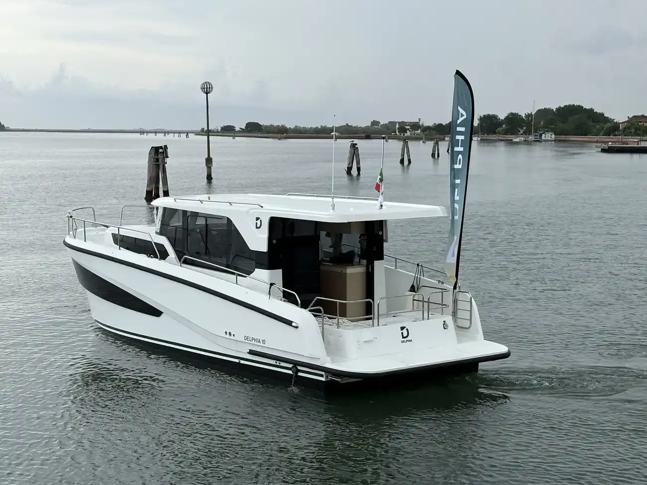 Delphia 10 Sedan nuova in vendita