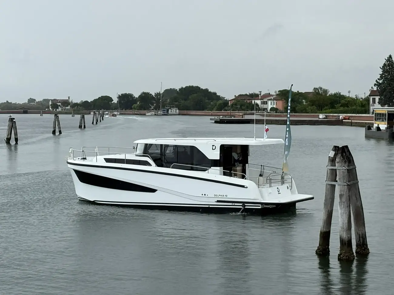 Delphia 10 Sedan nuova in vendita