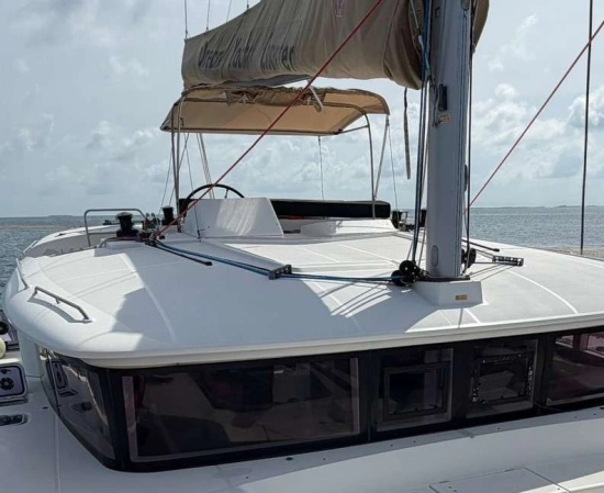 Lagoon 450 F usado à venda
