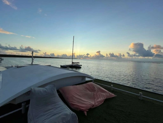 GRAND LARGE YACHTING AQUALODGE usado à venda