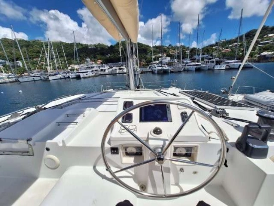 Lagoon 450 F usado à venda