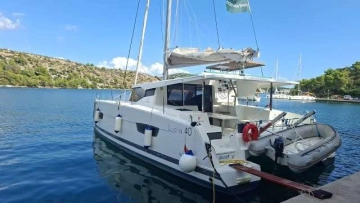 Fountaine Pajot LUCIA 40 usata in vendita