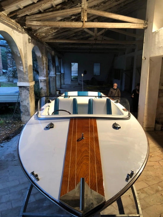 Chris Craft SUPER SPORT 21 usado à venda