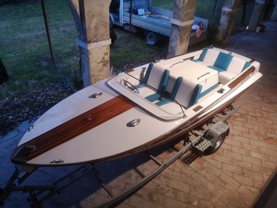 Chris Craft SUPER SPORT 21 usado à venda