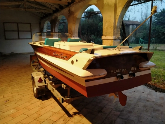 Chris Craft SUPER SPORT 21 usado à venda