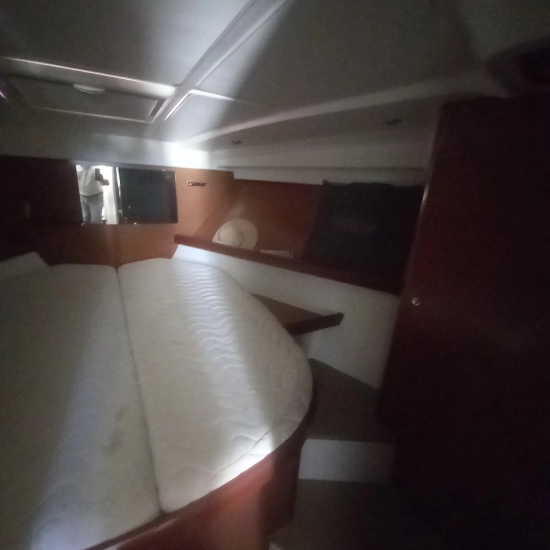 Beneteau Antares 11 usado à venda