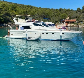 Ferretti ALTURA 46 49 usado à venda