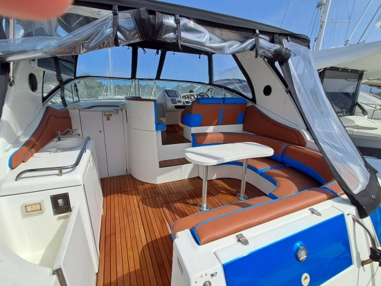 Cruiser Yachts 3672 usata in vendita