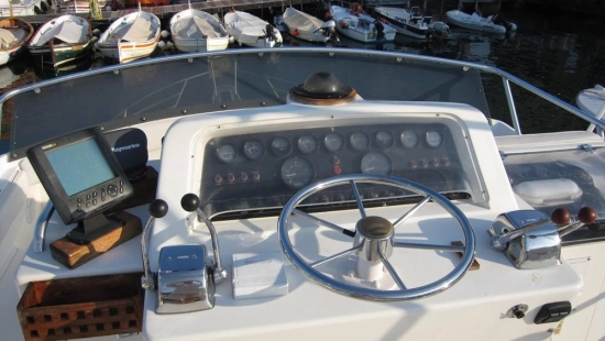 Bertram 37 Convertible usata in vendita
