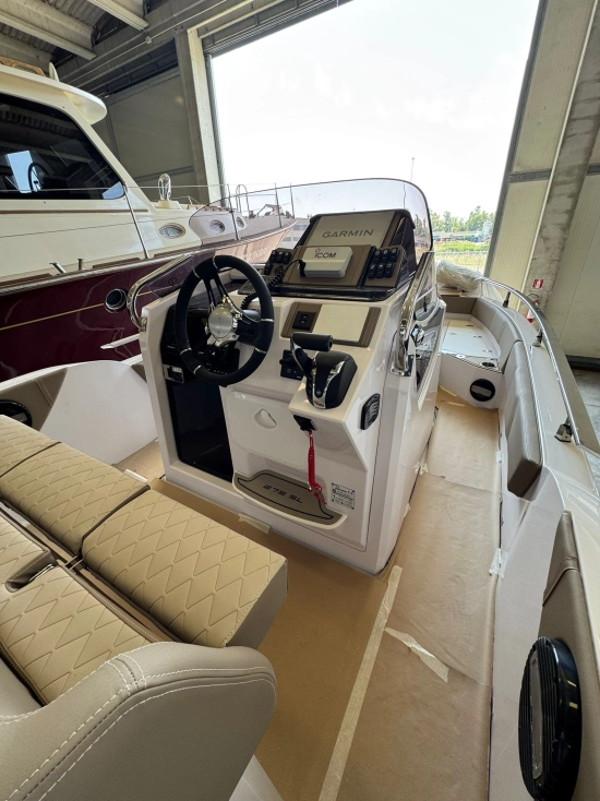Ranieri 275 sl usado à venda