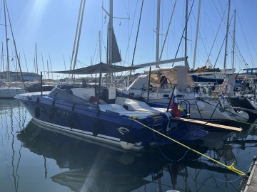 Magnum Marine 40 usata in vendita