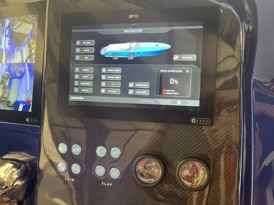 Magnum Marine 40 usata in vendita