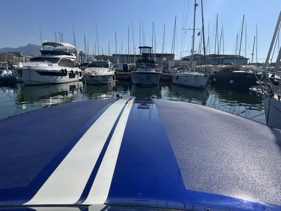 Magnum Marine 40 usata in vendita