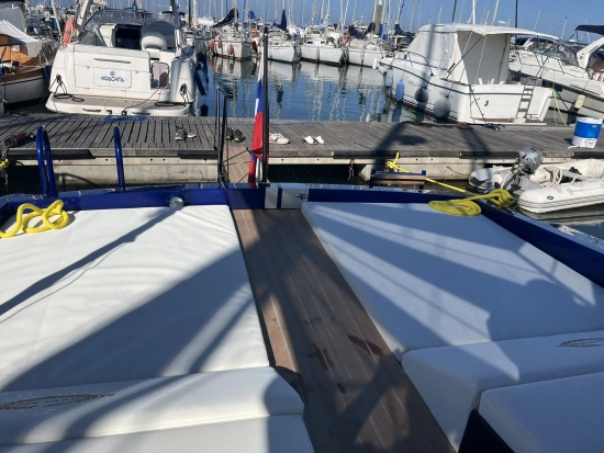 Magnum Marine 40 usata in vendita