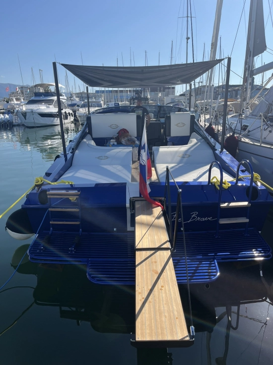 Magnum Marine 40 usata in vendita