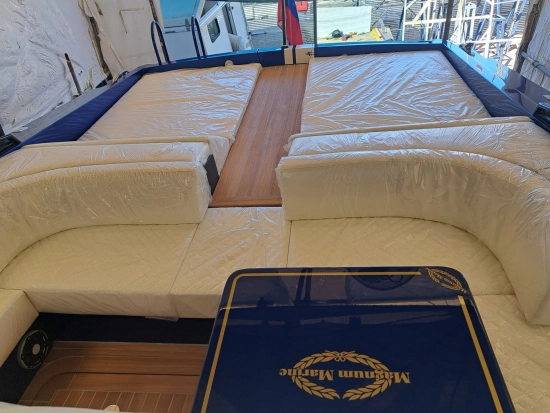 Magnum Marine 40 usata in vendita