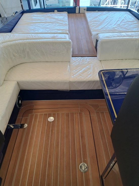 Magnum Marine 40 usata in vendita