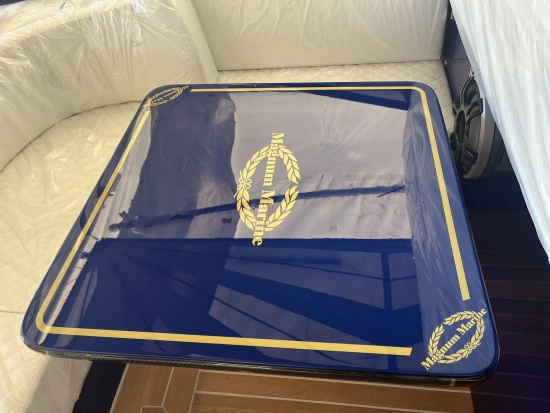 Magnum Marine 40 usata in vendita