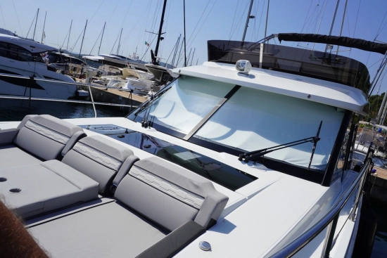 Jeanneau Merry Fisher 12.95 usado à venda