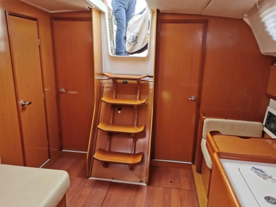 Beneteau Oceanis 43 usado à venda